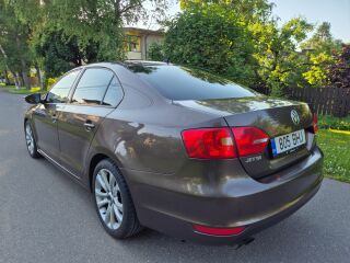 Volkswagen Jetta 1.4 90kW