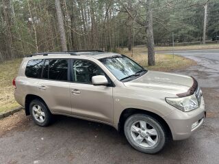 Toyota Land Cruiser 200 V8 4.5 195кВ