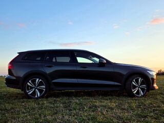 Volvo V60 Cross Country AWD Inscription B4 KERS 2.0 145kW