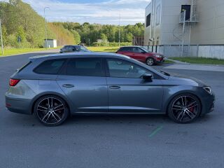 SEAT Leon ST Cupra 300 4Drive 2.0 221kW