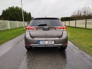 Toyota Auris 1.8 73kW