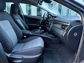 Toyota Avensis 1.6 97kW