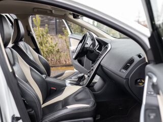 Volvo XC60 R-Design Finish Facelift 2.0 120kW