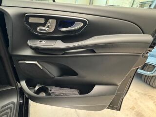 Mercedes-Benz V 300 Extra Lang 4matic AMG 2.0 R4 174kW
