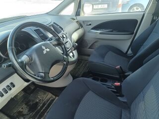Mitsubishi Grandis 2.4 121kW