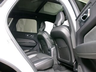 Volvo XC60 AWD PLUS BRIGHT INTELLI SAFE PRO 2.0 T6 Recharge Long Range Plug In Hybrid