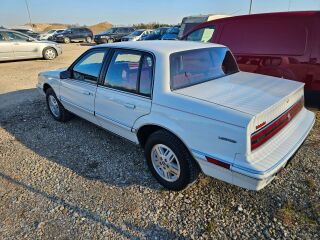 Buick Skylark Lux 3.3 119kW