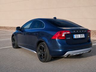 Volvo S60 Momentum R-Design paketiga 2.4 D5 151kW