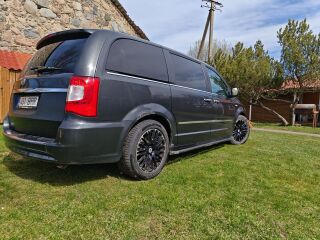 Lancia Voyager 2.8 120kW