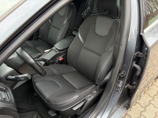 Volvo V40 Momentum 1.6 D2 84кВ