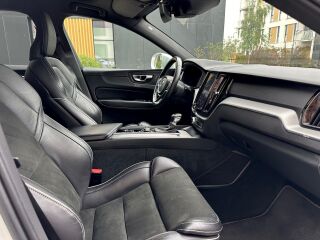Volvo XC60 R-Design Intelli Safe MY2019 AWD 2.0 D4 140кВ