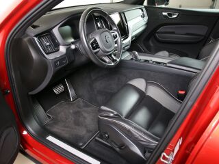 Volvo XC60 AWD R-DESIGN INTELLI SAFE PRO 2.0 B4 KERS Mild Hybrid 145кВ