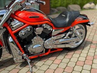 Harley-Davidson VRSCSE Screamin' Eagle CVO V-Rod V2 Revolution 92kW
