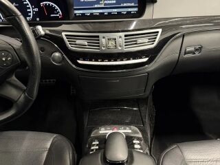 Mercedes-Benz S 63 AMG Long Facelift 6.2 156984 386kW