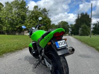 Kawasaki ZR - 7 ZR 750F R4 56kW
