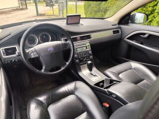 Volvo V70 MOMENTUM 2.4 R5 D5 136kW