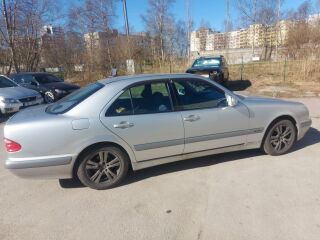 Mercedes-Benz E 240 2.6 125kW