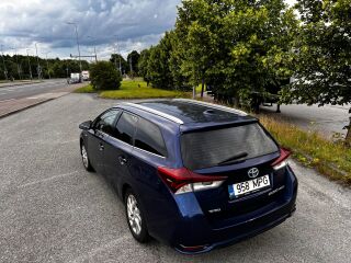 Toyota Auris 1.8 73кВ
