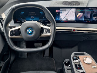 BMW iX xDrive 40 Sportpakett 240кВ