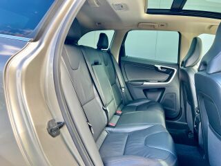 Volvo XC60 AWD Summum MY2012 2.4 D5 158кВ