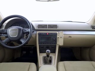 Audi A4 Comfortline 2.0 TDI 103kW