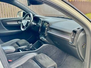 Volvo XC40 R Design 2.0 140кВ