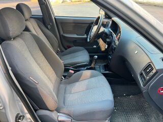 Hyundai Elantra 1.6 77kW