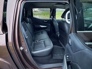 Nissan Navara Double Cab TEKNA 360 NP300 2.3 140kW