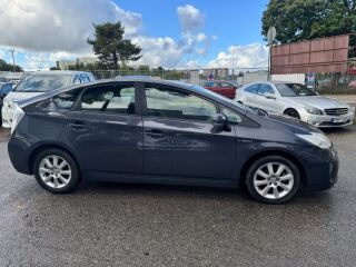 Toyota Prius 1.8 73кВ