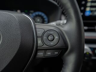 Toyota RAV4 Adventure 2.5 131кВ