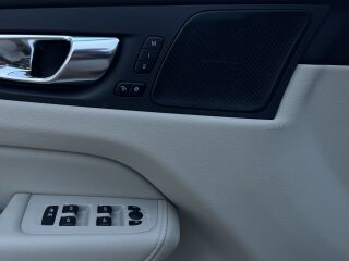 Volvo XC60 AWD Inscription Recharge Plug-In Hybrid 2.0 T8 223кВ