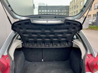 SEAT Ibiza 1.2 77кВ