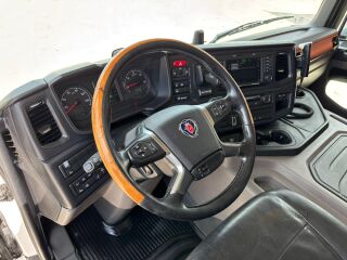 Scania P360 4x2 265кВ