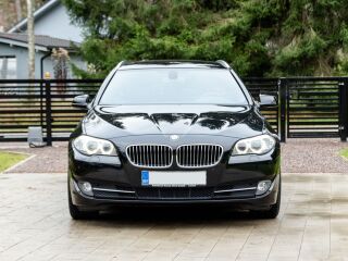 BMW 523 i Touring Sport Package 3.0 R6 150кВ