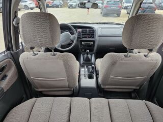Suzuki Grand Vitara 2.5 106kW
