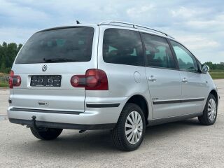 Volkswagen Sharan United Family Edition 2.0 TDi 103кВ