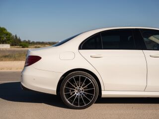 Mercedes-Benz E 220 4MATIC AMG Night Package 2.0 143kW