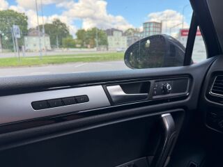 Volkswagen Touareg Terrain tech 3.0 V6 CRCA 180кВ