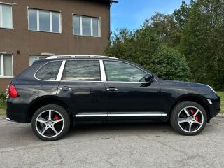 Porsche Cayenne Turbo 4.5 331kW