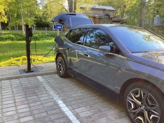 BMW iX xDrive 40 102кВ