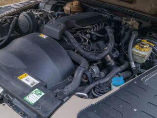 Land Rover Defender 2.4 90kW
