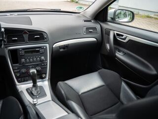 Volvo V70 Momentum 2.4 D5 120кВ