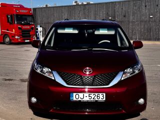 Toyota Sienna XLE 3.5 V6 197kW