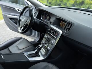 Volvo V60 Elegance Facelift Line 2.0 133kW