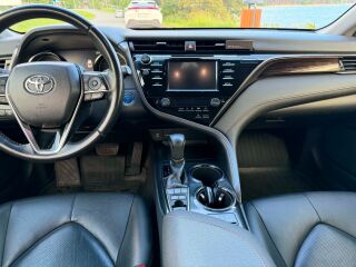 Toyota Camry HYBRID LUXURY BU SINESS E-CVT 2.5 131kW