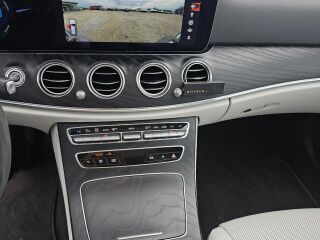 Mercedes-Benz E 220 AMG Line 4-MATIC FACELIFT 2.0 143kW