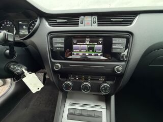 Skoda Octavia Combi Ambiente Facelift EU6 1.6 R4 TDI 81кВ