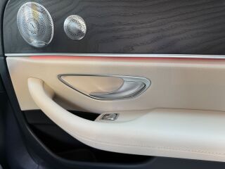 Mercedes-Benz E 220 2.0 143kW