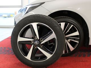 Toyota Corolla Active Plus Touring Sports Hybrid 1.8 72кВ