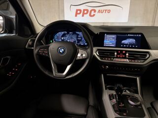 BMW 330 e Touring 2.0 135kW